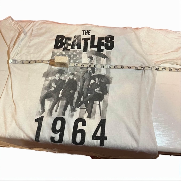 THE BEATLES 1964β§οΈCrew-Neck Tee - Picture 4 of 5